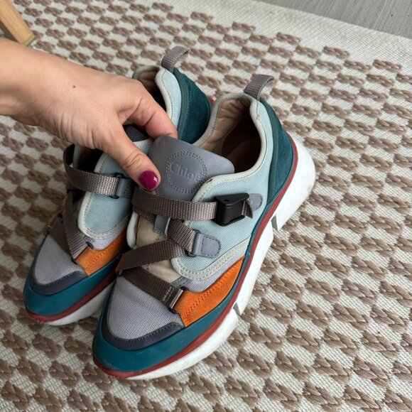Chloe Like New Cute Sneakers Size 8 - Picture 12 of 12